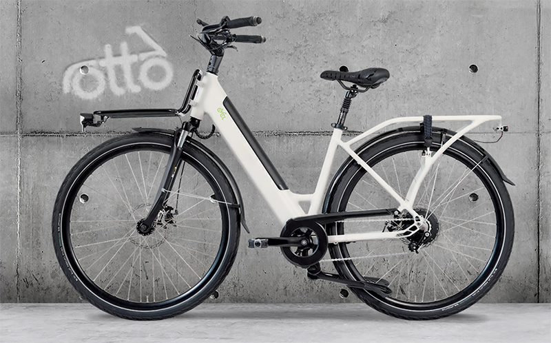 lateral view of CYCL bike in white
